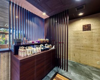 Hotel Lotus Okayama - Okayama - Front desk