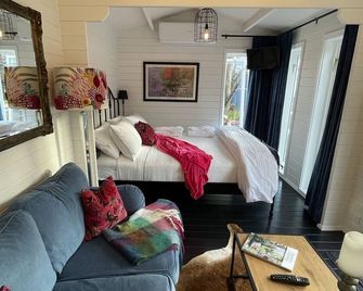 La Cabane in the Southern Highlands for a relaxing getaway. - Mittagong