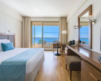 Golden Bay Beach Hotel - Larnaca - Slaapkamer