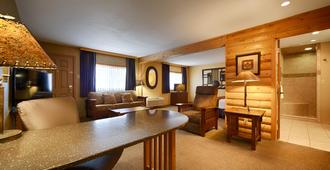 Best Western Starlite Village - Fort Dodge - Living room