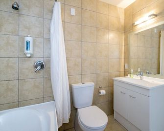 Finns - Paekakariki - Bathroom