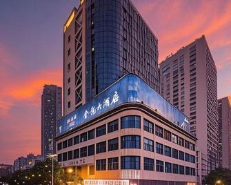 Zhuzhou jinlong Hotel (Zhuzhou Railway Station Clothing Market) - Zhuzhou - Building