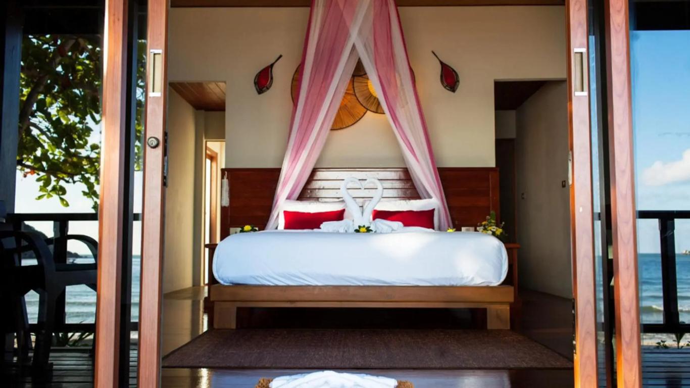 Pingchan Koh Phangan Beachfront Resort