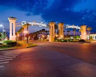 Premium Villa at Champions Gate - Kissimmee - Edificio