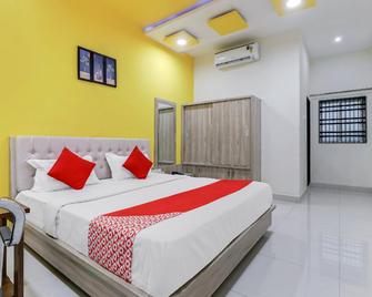 OYO Kamal Hotel And Lodging - Gulbarga - Habitación