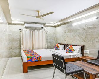 Fabhotel Srinivasa Guest House - Tirupati - Slaapkamer