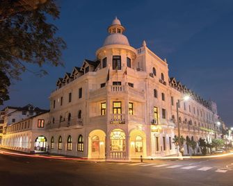Queen's Hotel - Kandy - Bygning