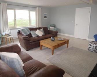 Mannin Bay Beach House - Ballyconneely - Living room