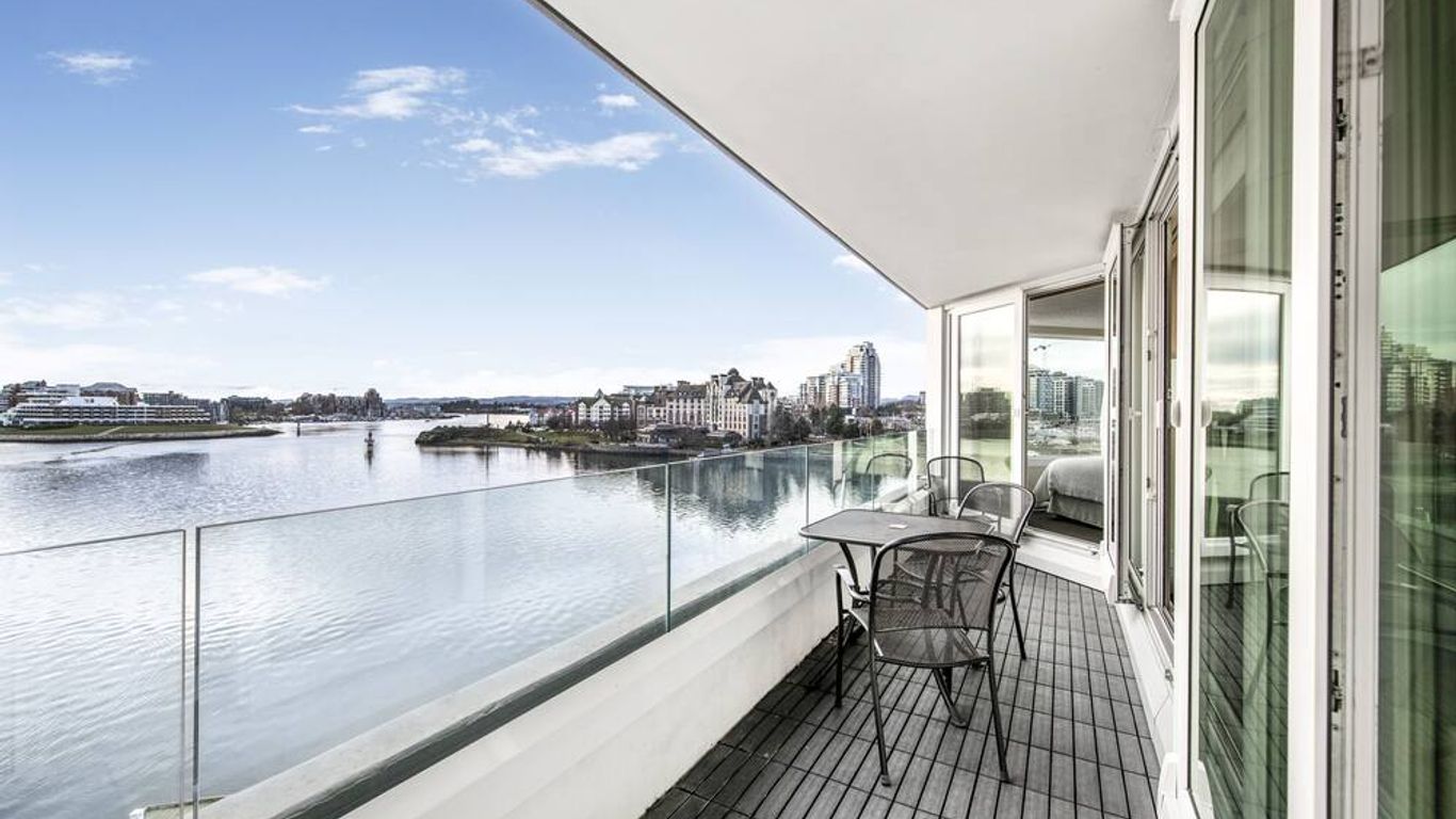 Victoria Regent Waterfront Hotel & Suites