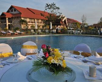 Daosavanh Resort & Spa Hotel - Savannakhét - Pool