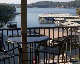 Only 2 Steps In! Great Condo Overlooking Lake & Pool! King Bed! - Sunrise Beach - Balcony
