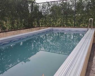 Aa Hotels & Resorts - Chandigarh Panchkula - Panchkula - Bazén