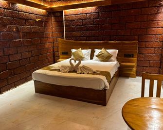 Ranjanghar - Guhāgar - Bedroom