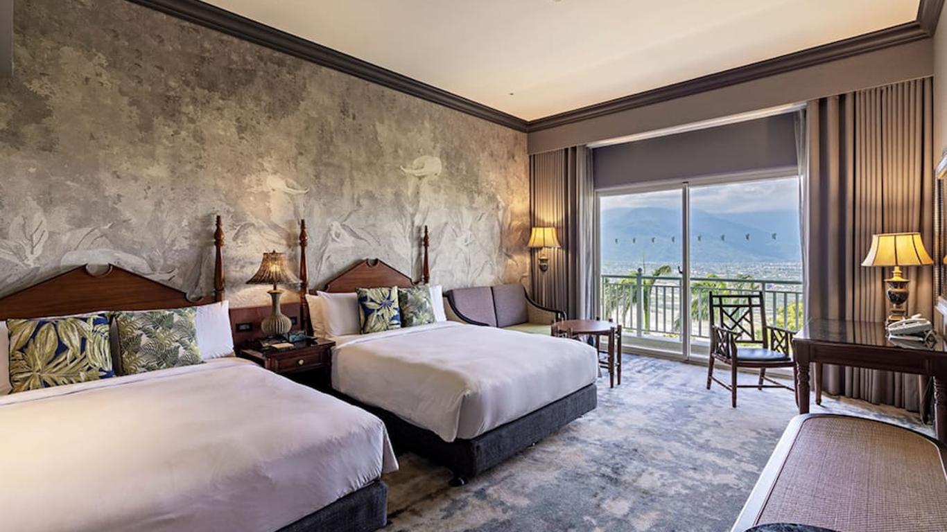 فارجلوري هوتل هاولين