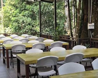 Escape to Nature Cozy Terrace Room by Th - Raub - Restaurant