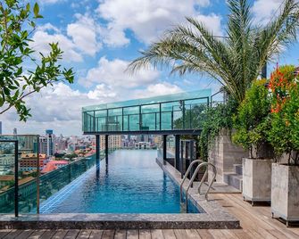 Check Inn Phnom Penh Royal Palace - Phnom Penh - Pool