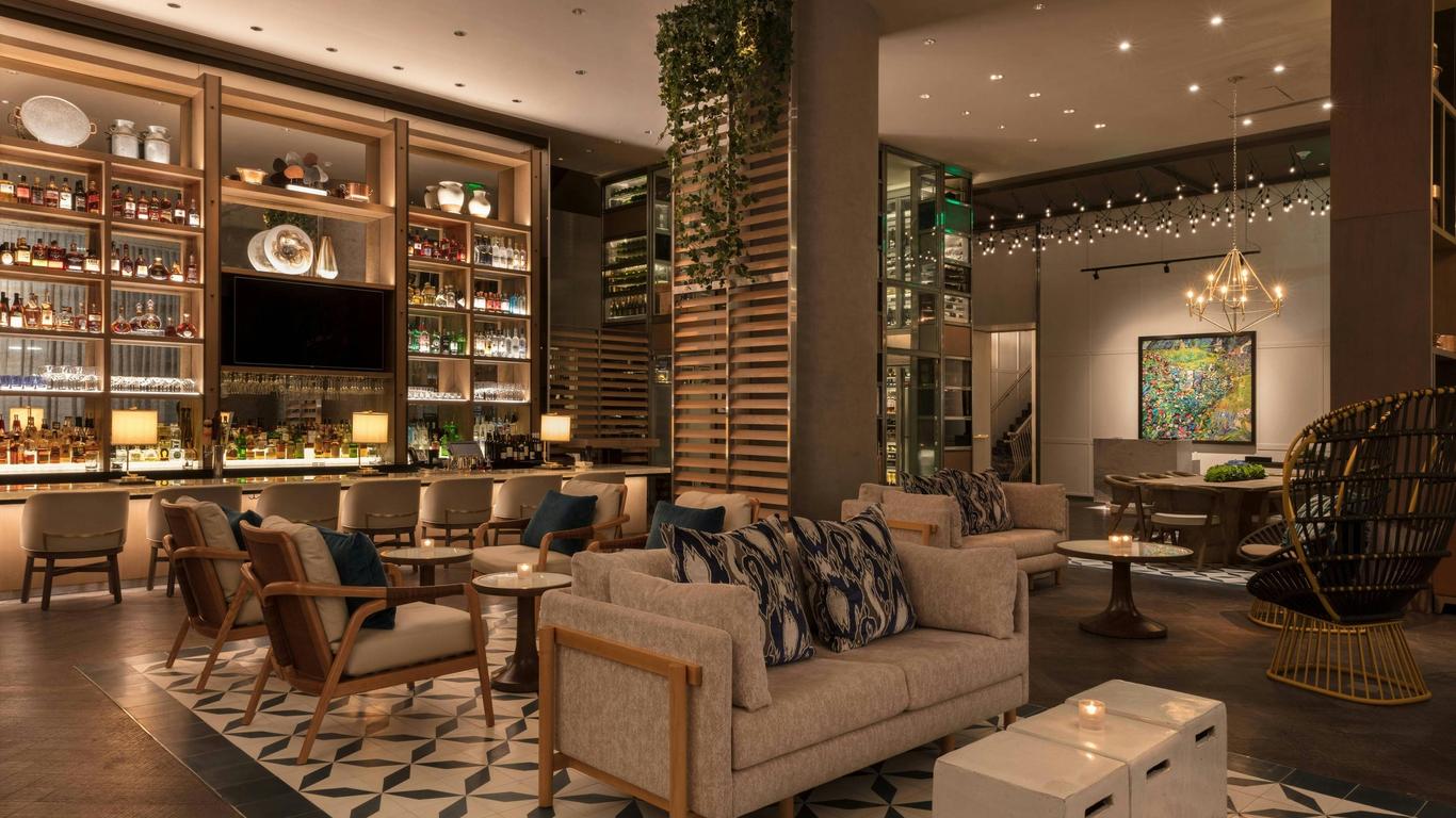 Hotel Beaux Arts Autograph Collection