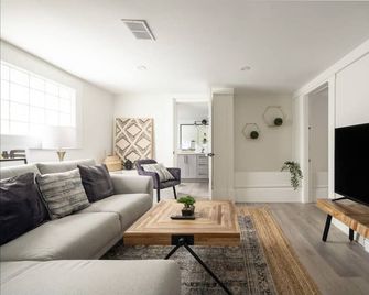 Maple beach house Garden suite - Vancouver - Sala de estar