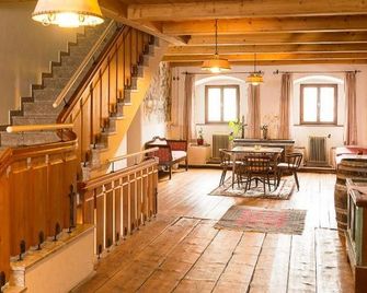 Almerwirt - מריה אלם אם סטיינרן מיר