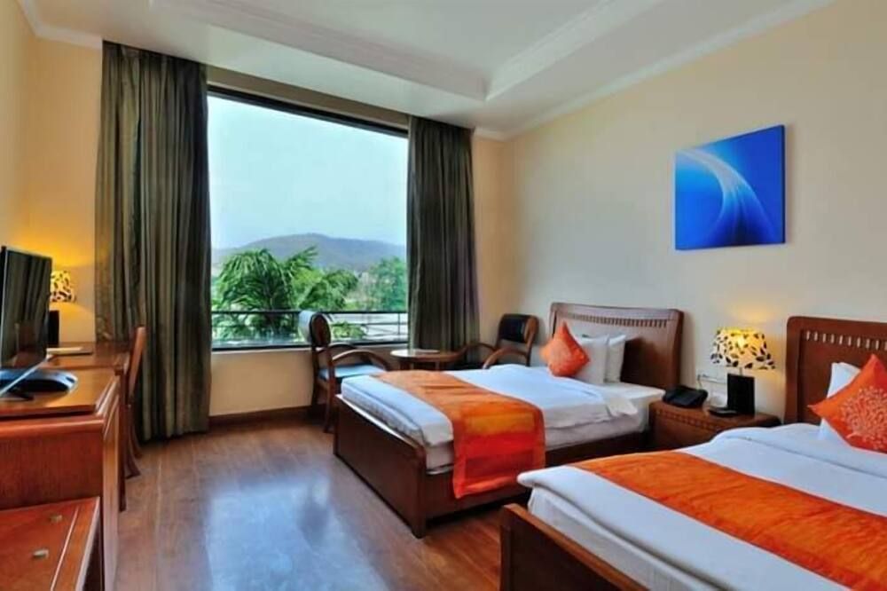 Hotel Gianz - Baddi - Bedroom
