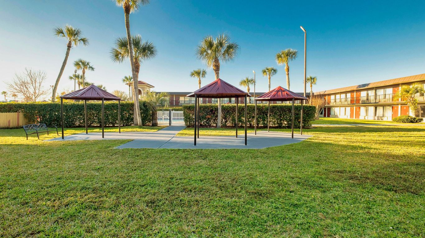 Red Roof PLUS+ St. Augustine