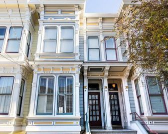 Private Garden Room in Victorian Home! - סן פרנסיסקו - בניין