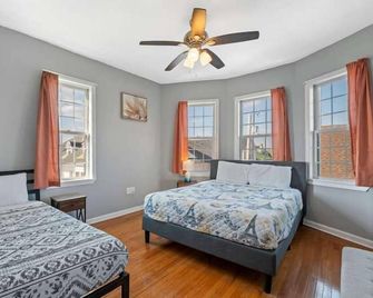 Escape to Raleigh Ave 3 Steps from the Beach - Atlantic City - Schlafzimmer