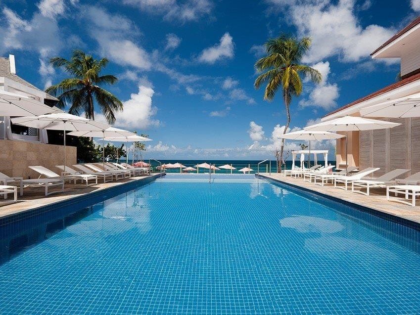 بوديهوليداي -سشامامل جميع الخدمات - Cap Estate - حوض السباحة