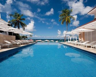 The BodyHoliday - Cap Estate - Pool