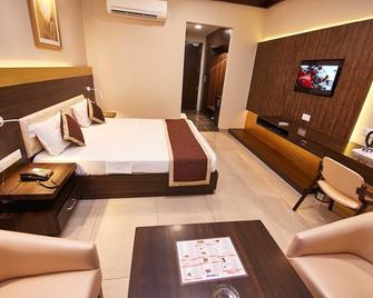 Hotel Highway Prince - Kotputli - Bedroom