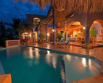 Charming 4BR La Punta Villa overlooking Manzanillo Bay with infinity pool - Manzanillo - Pool