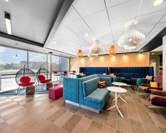 Tru by Hilton Plano Hwy 75 - Plano - Lounge