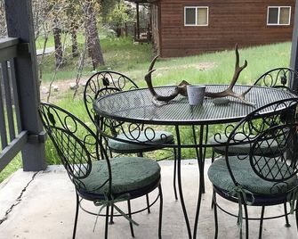 Pack Your Bags & Let The Adventures Begin! Sleeps 10, Hot Tub, & Pet Friendly - Pagosa Springs - Patio