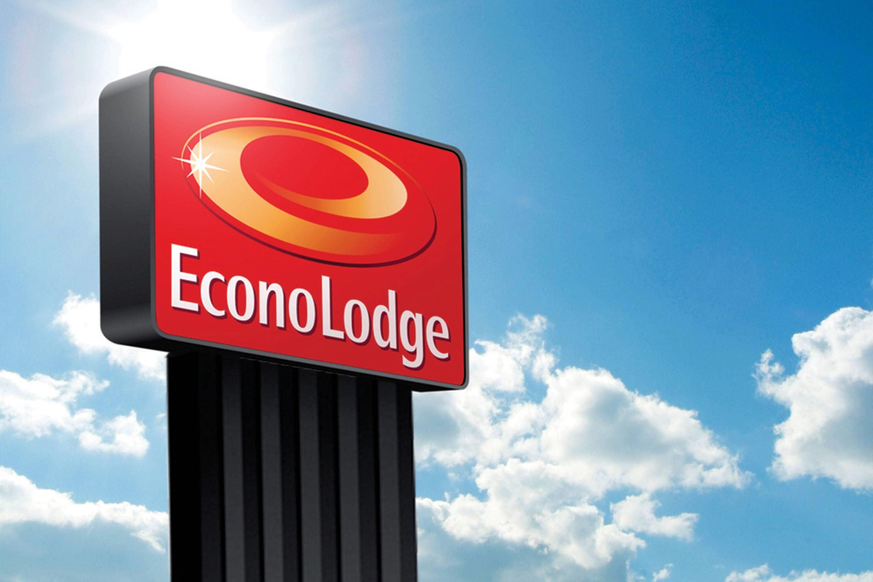 Econo Lodge Erie near Casino - Erie - Budynek