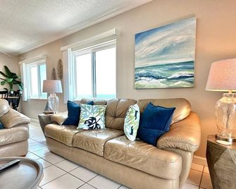 Reef Club 301 - Indian Rocks Beach - Living room