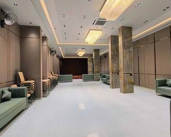 Hotel Dooars Hilton - Alīpur Duār - Lobby