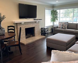 Destination #23 - Anaheim - Sala de estar