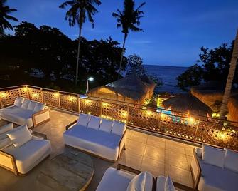 Nadhibar Resort - Mambajao - Balcón