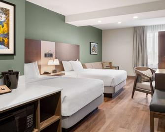 La Quinta Inn and Suites by Wyndham Lincoln - Lincoln - Bedroom