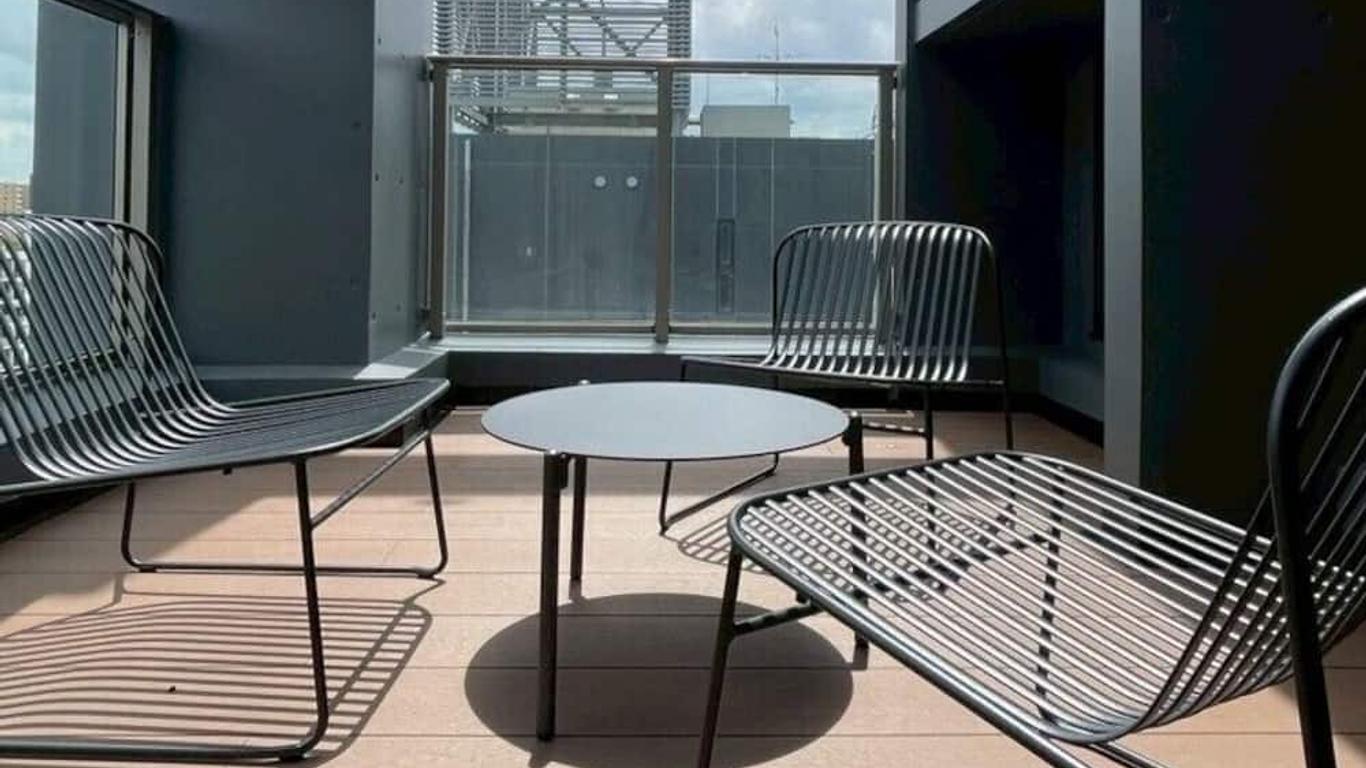 باند هوتل هاكاتا