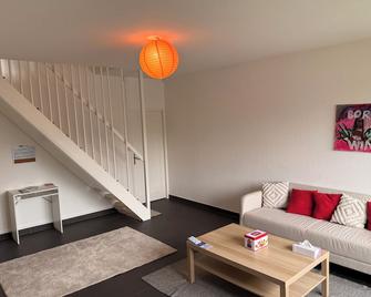 Spacious 3 bedroom duplex, Netflix, remote work - Genewa - Pokój dzienny