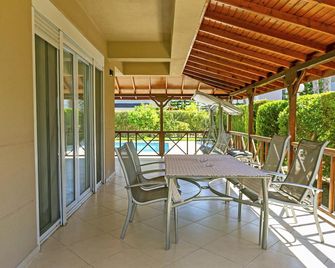 Paradise Town Villa Alison - Belek - Patio