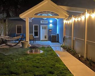 Cozy Place And Fire Pit - Long Branch - Patio