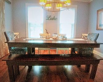 Spacious Home In Lake City, Mn With 'Dramatic Views' Of Lake Pepin! - Lake City - Dining room