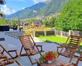 Hotel Mountain Mestia - Mestia - Patio