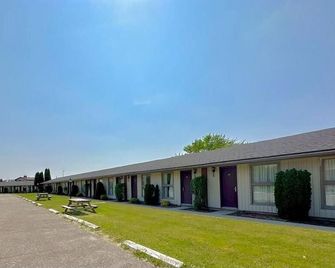 Festival Courtyard Inn - Stratford - Κτίριο