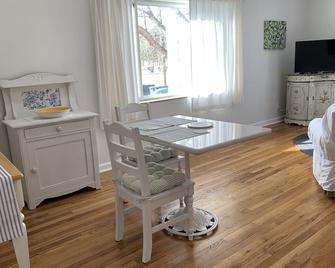 Parkside Flat - Near Cheyenne Frontier Days - Cheyenne - Dining room