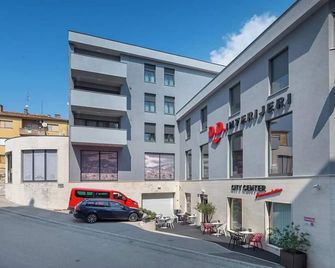 Cityrooms Pula - Superior Four-Bed Room - Pula - Edificio