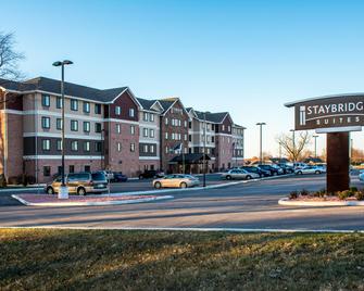 Staybridge Suites Schererville - Schererville - Building