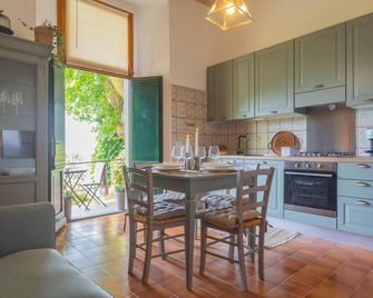 Simon s Apartment With Amazing View - Blevio - Cocina